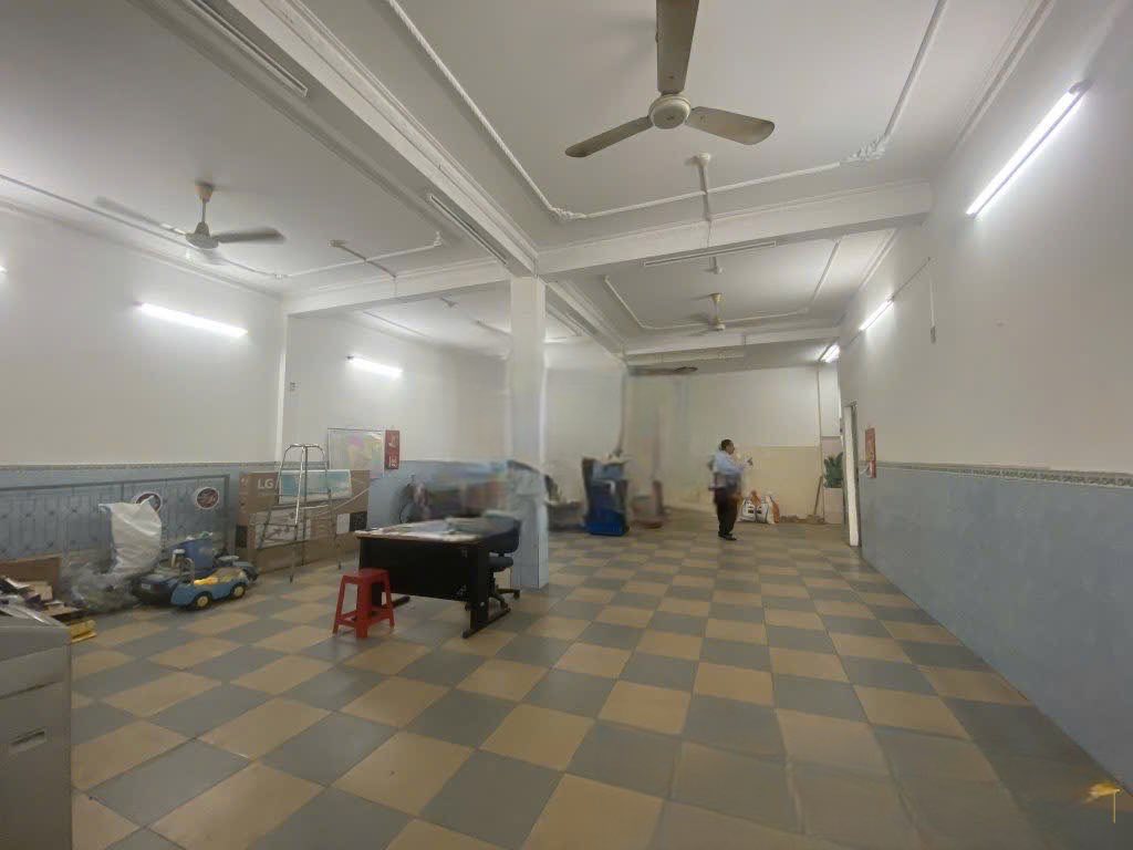 Cho thuê Nhà Mặt Tiền Lê Thúc Hoạch Q.Tân Phú 240m², 4TẦNG, NGANG 10M, 60Triệu 15996091