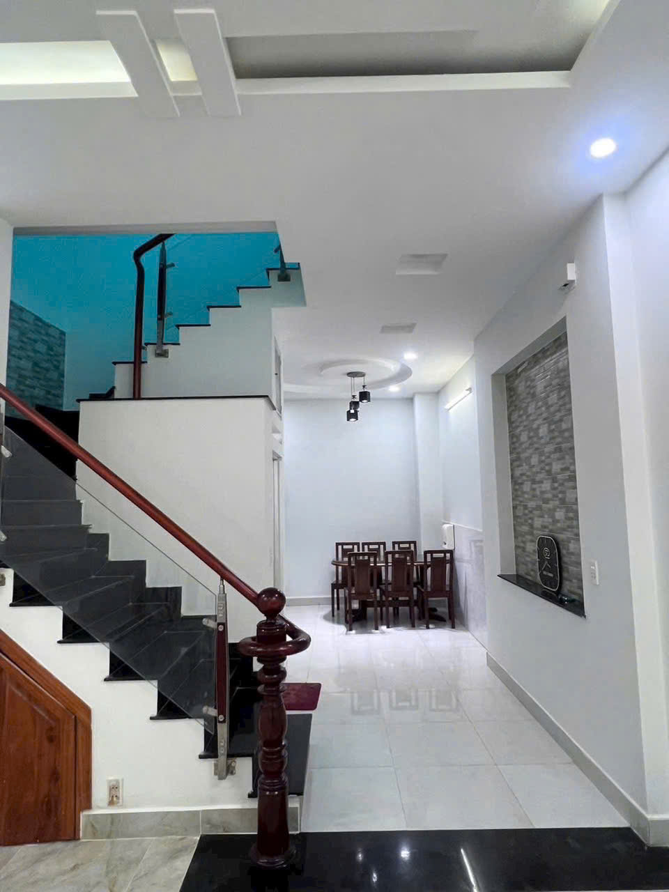 BÁN NHÀ KDBB ĐƯỜNG 8M XE QUA LẠI CHỈ 5.99 TỶ 15996101