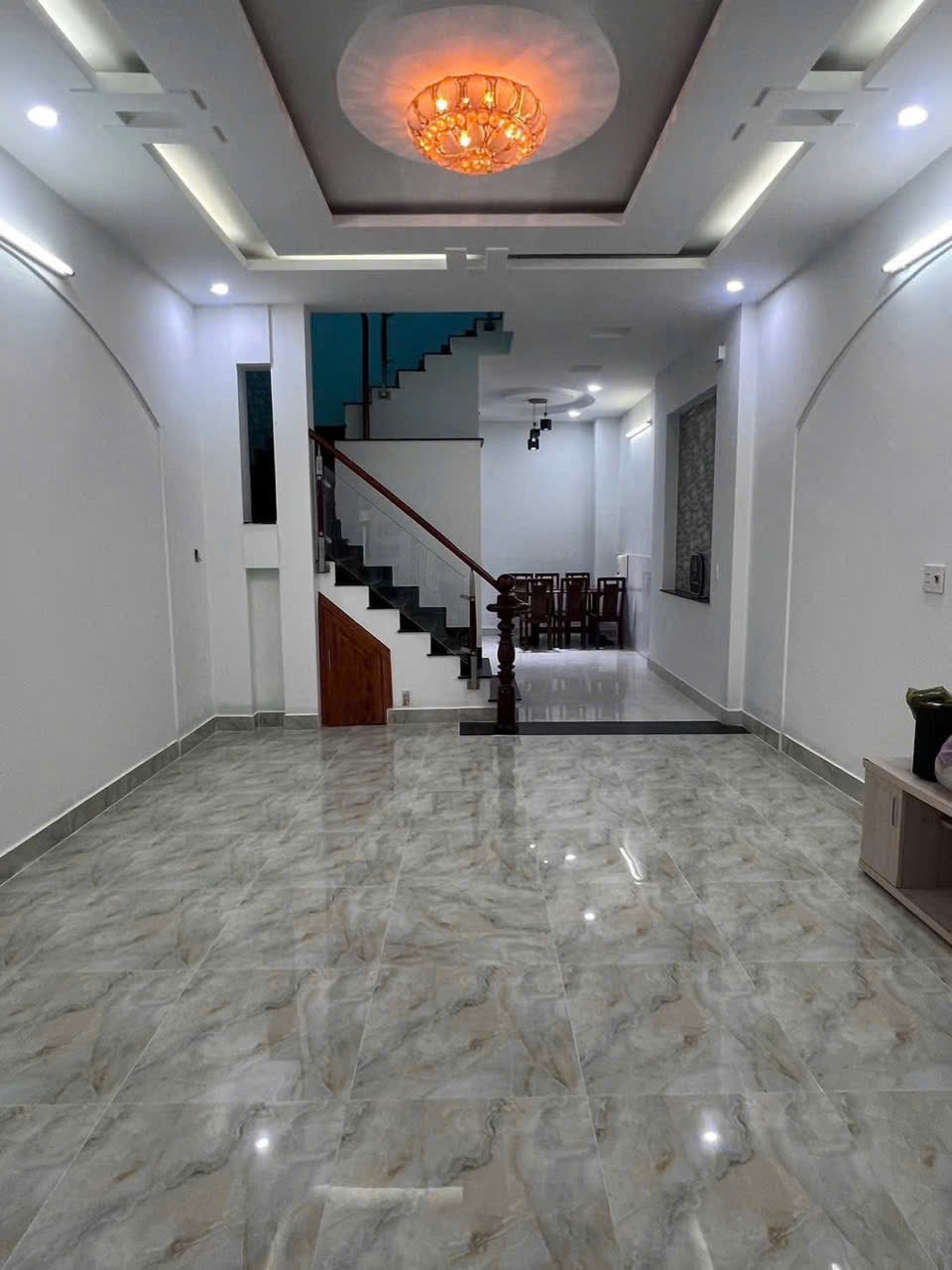 BÁN NHÀ KDBB ĐƯỜNG 8M XE QUA LẠI CHỈ 5.99 TỶ 15996101