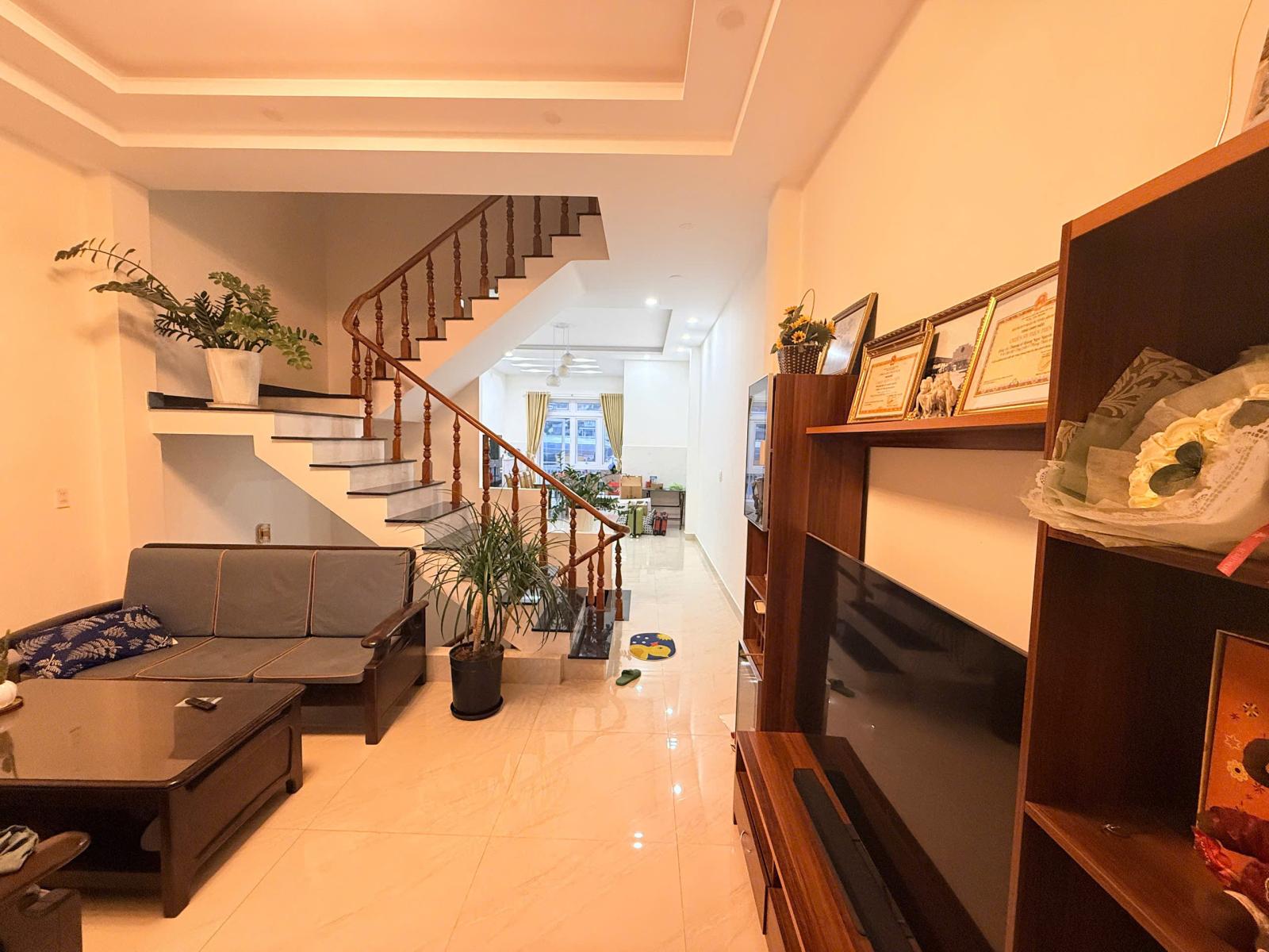 Cho thuê nhà 5 phòng An Sơn, Phường 4, Đà Lạt 18,5 triệu/tháng 15996108