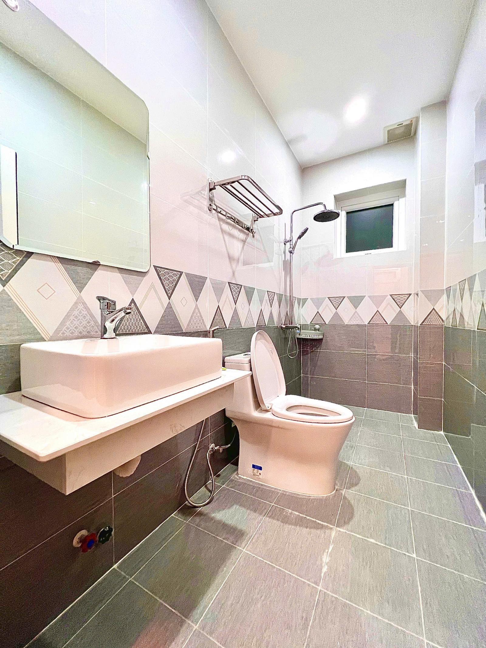 Cho thuê nhà 5 phòng An Sơn, Phường 4, Đà Lạt 18,5 triệu/tháng 15996108