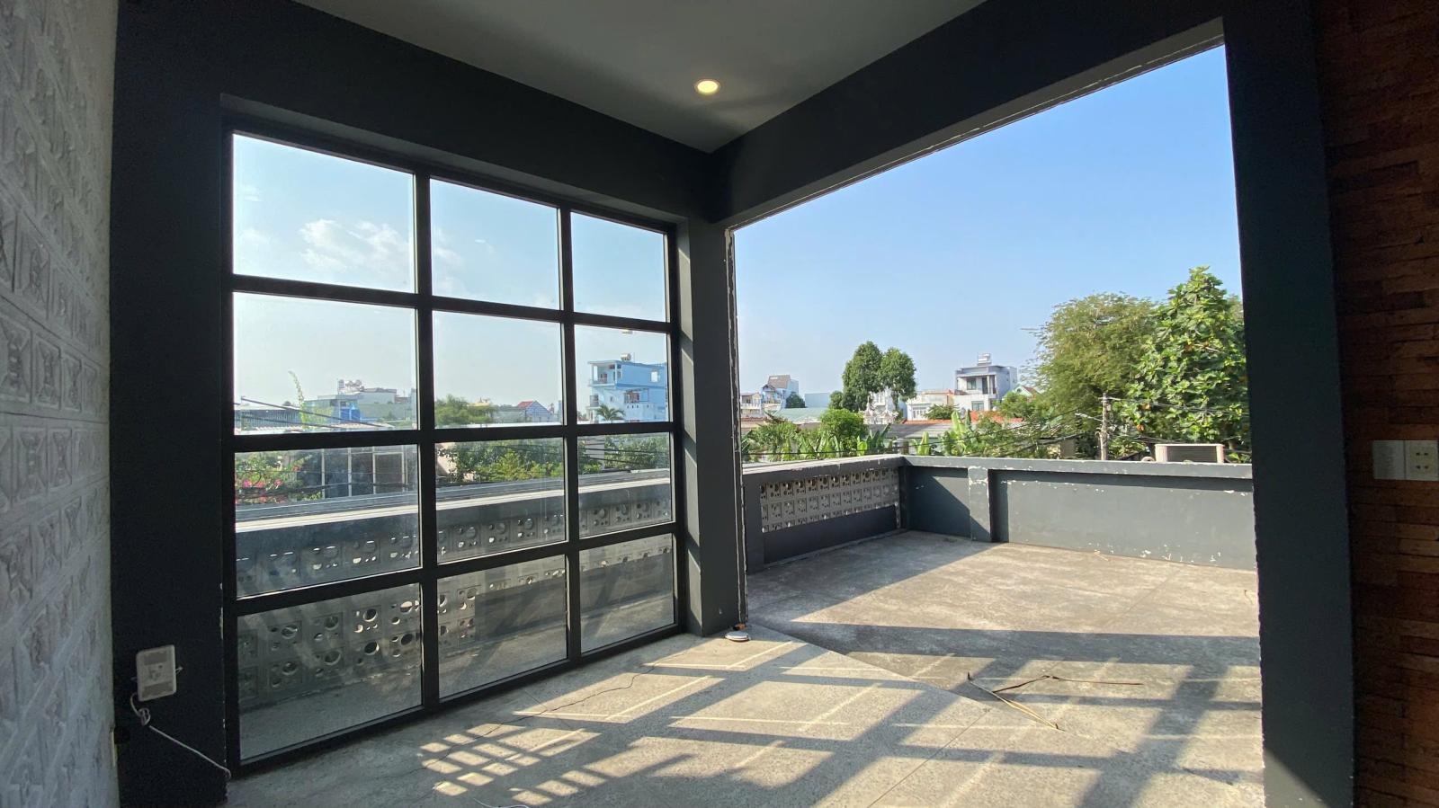 CHO THUÊ MẶT BẰNG SÂN THƯỢNG TẦNG 1 CỰC CHILL – KHÁC BIỆT NGAY TRUNG TÂM HÓC MÔN 15996123