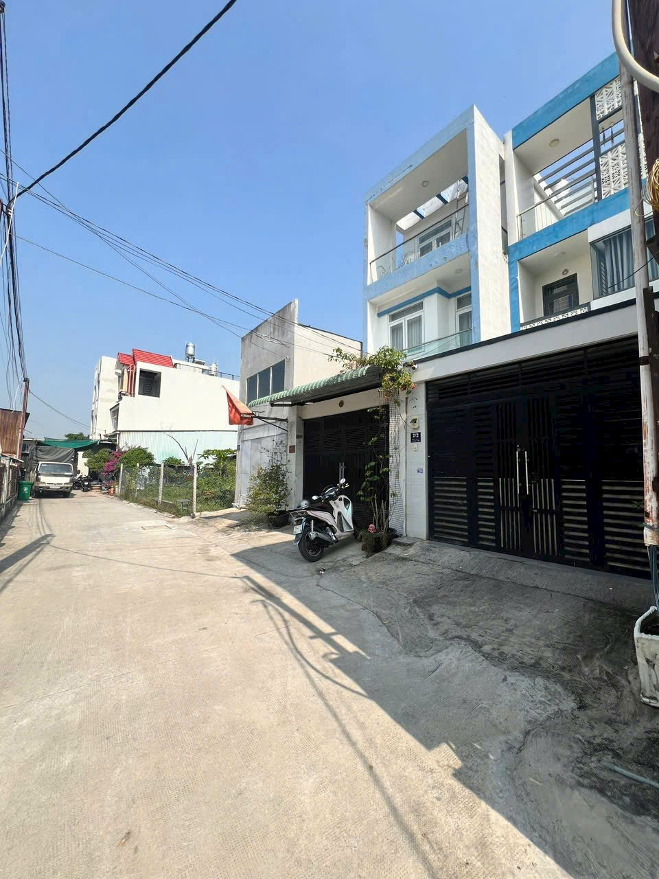 KÈO THƠM GIẢM 500TR – NHÀ 3 TẦNG 78M² – HẺM XE TẢI SÁT QUỐC LỘ 13 – GIÁ CHỈ 6.5 TỶ 15996182