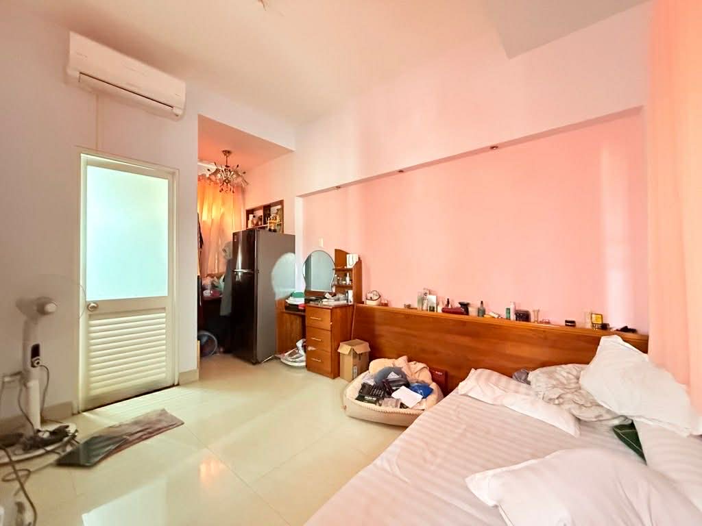 Vị trí: P4 Tân Bình, khu vực sầm uất, giao thương cực tốt. 15996275