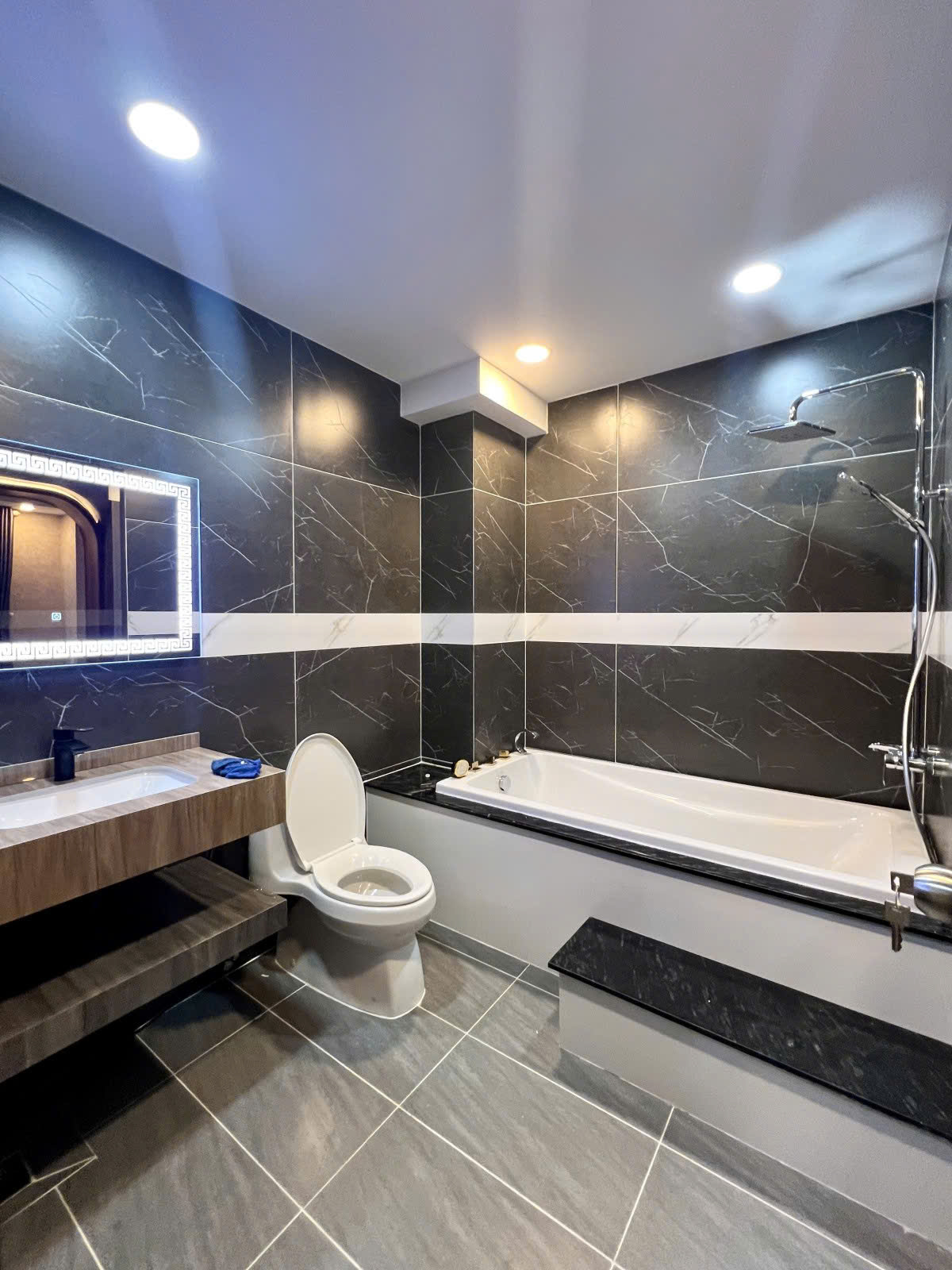 KHU VIP TÂN HƯƠNG TÂN PHÚ HẺM XE TẢI 64M2 MỚI 4 TẦNG SHR CHỈ 9.8 TỶ 15996299