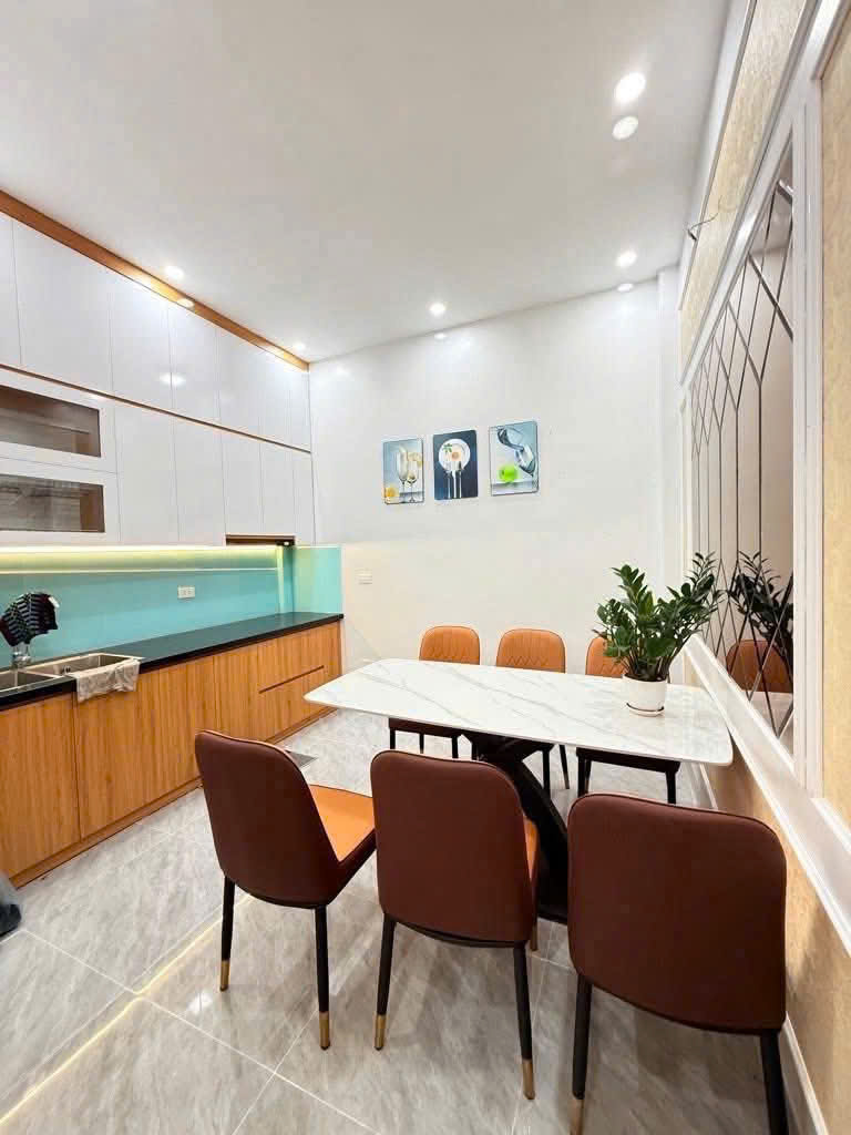 Cho thuê nhà nguyên căn gần trường mầm non Thanh Liệt_Kim Giang
Diện tích 40m2 x 4 tầng 4PN; 3VS  15996314