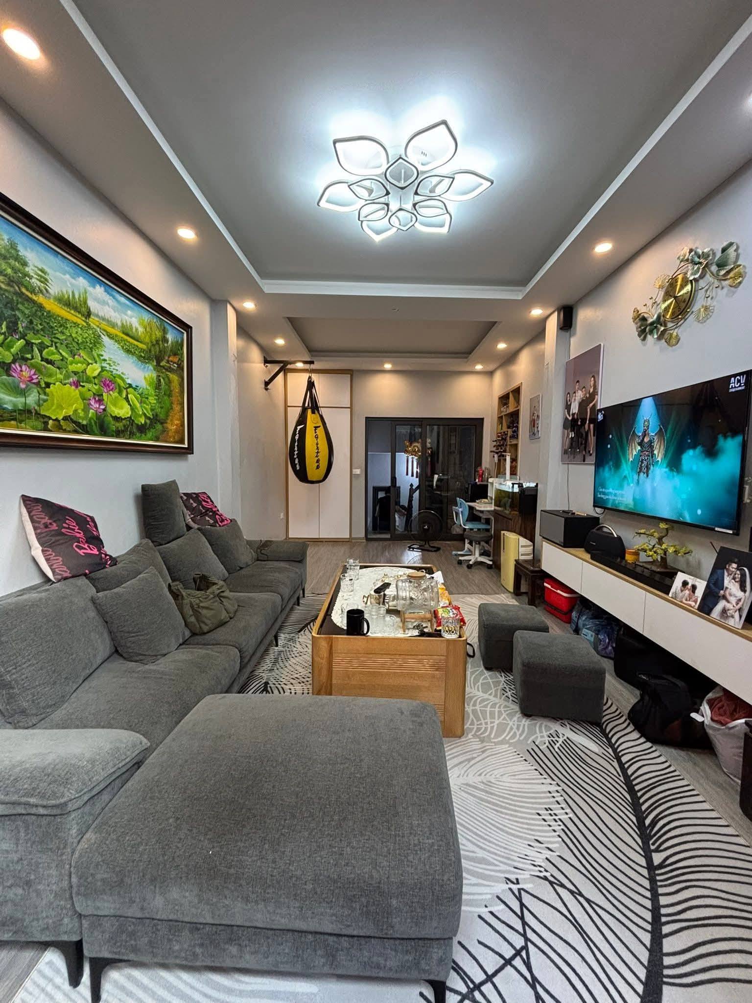 Bán nhà phố Đội Cấn, Ba Đình, mặt ngõ kinh doanh, ô tô qua nhà, 35m, 5 tầng, 9.2 tỷ 15996321