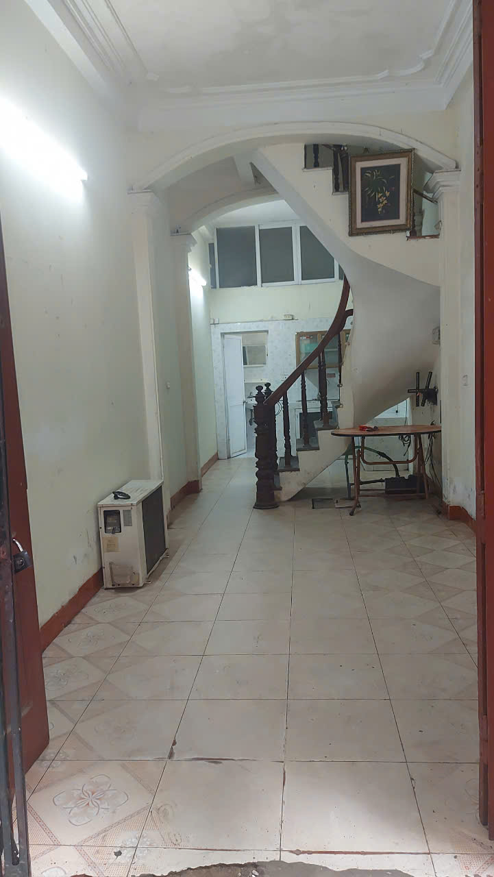 Cho thuê nhà chính chủ 5 tầng ngay đầu ngõ 142 đường Kim Giang p Đại Kim 15996366