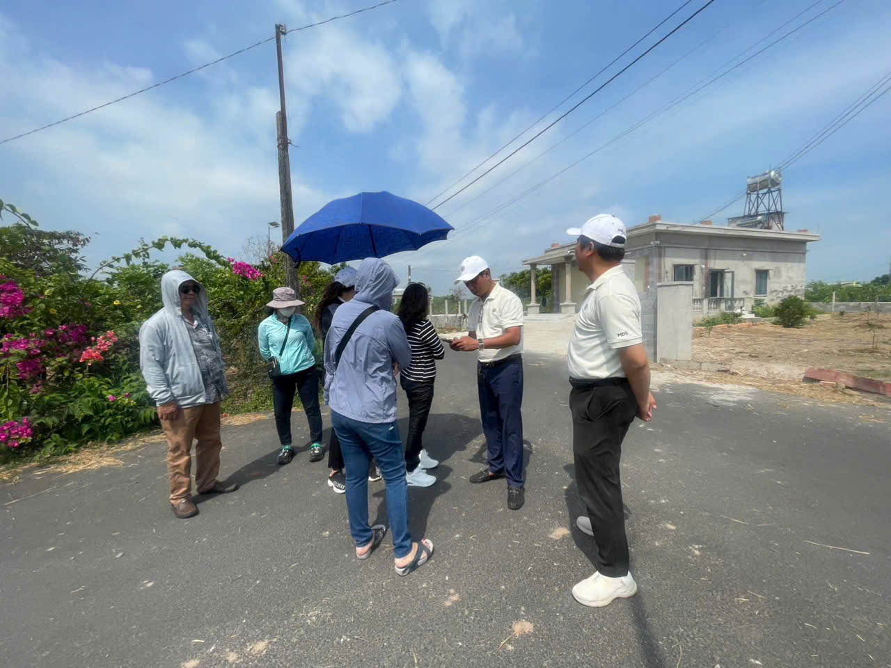 Đất đường nhựa khu dân cư đông, các đườg TL 329 khoảng 200m2    15996372