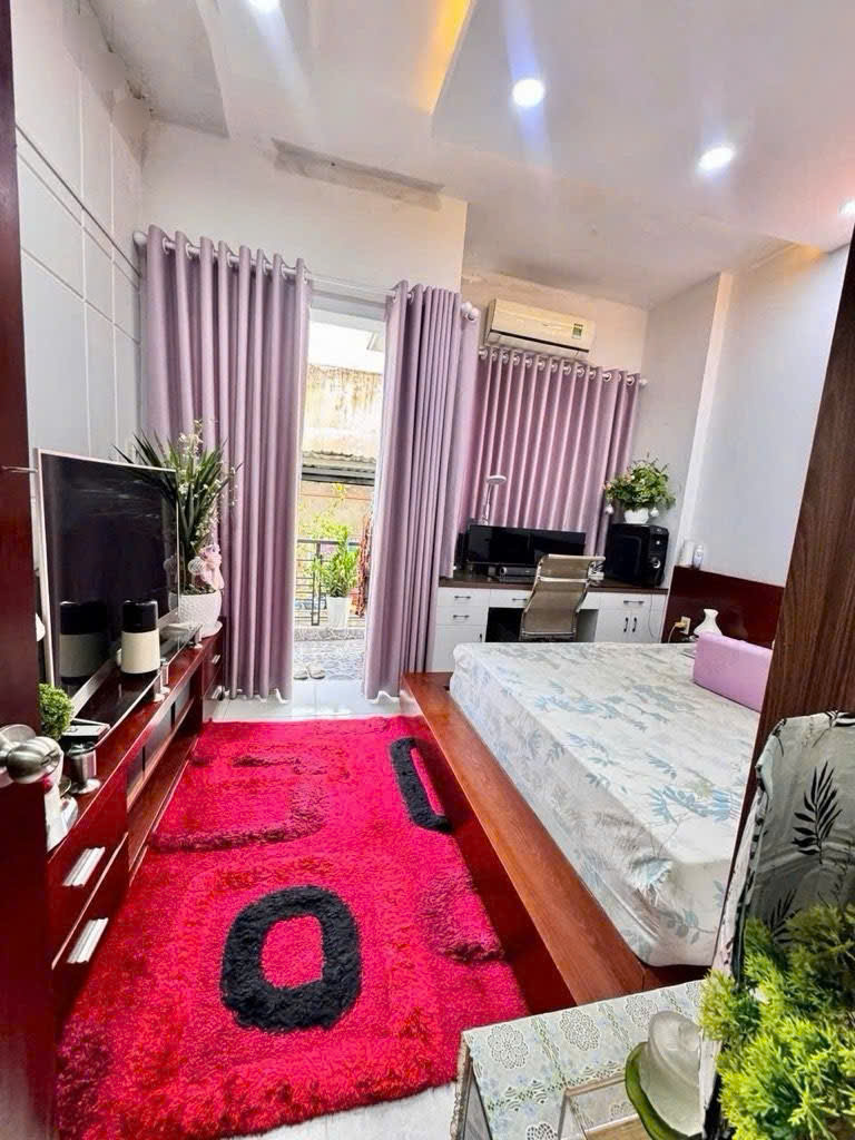 Ngay TRường Tiểu Học Bình Long, Bình Tân - 3 tầng - (4x8m) - vuông vức - chỉ 3.7 tỷ(tl) 15996378