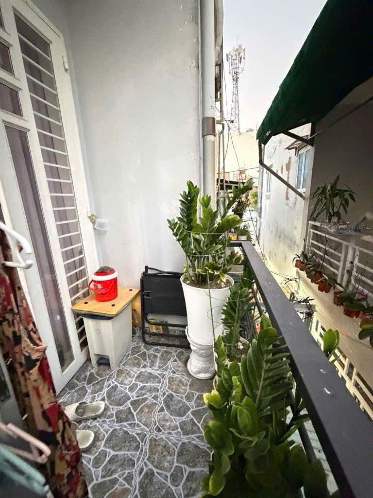 Ngay TRường Tiểu Học Bình Long, Bình Tân - 3 tầng - (4x8m) - vuông vức - chỉ 3.7 tỷ(tl) 15996378