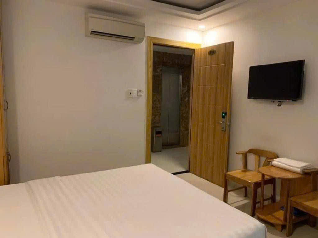 Quận 7, Cần Bán Khách Sạn 3 Sao, 8 Tầng, Chỉ Hơn 40 Tỷ, Tại Khu Dân Cư Tân Quy, 15996432