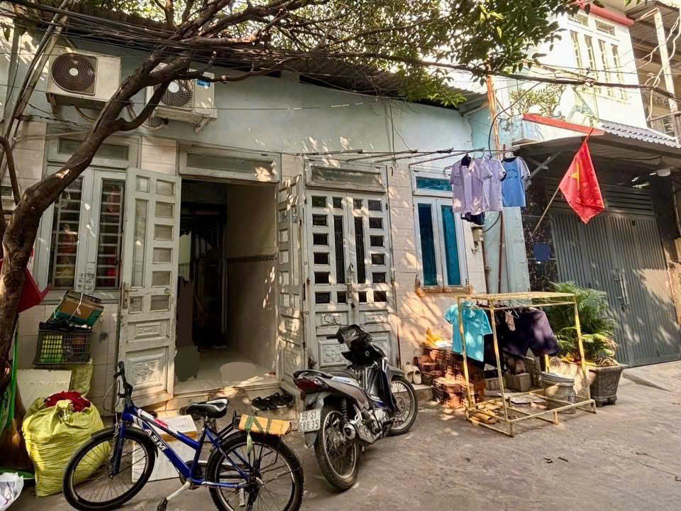 NGANG KHỦNG 6.5M – SÁT NGUYỄN THỊ BÚP – VỪA Ở VỪA CÓ THU NHẬP, CHỈ 6.2 TỶ 15996463