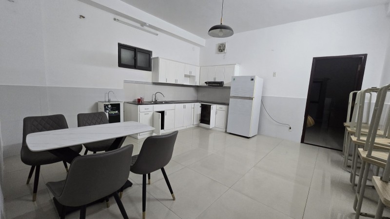 ► MT Hải Phòng gần Chợ Đêm, 110m2, (+ 190m2 ngoài sổ), 7 tầng hiện đại 6 căn hộ Studio 15996486