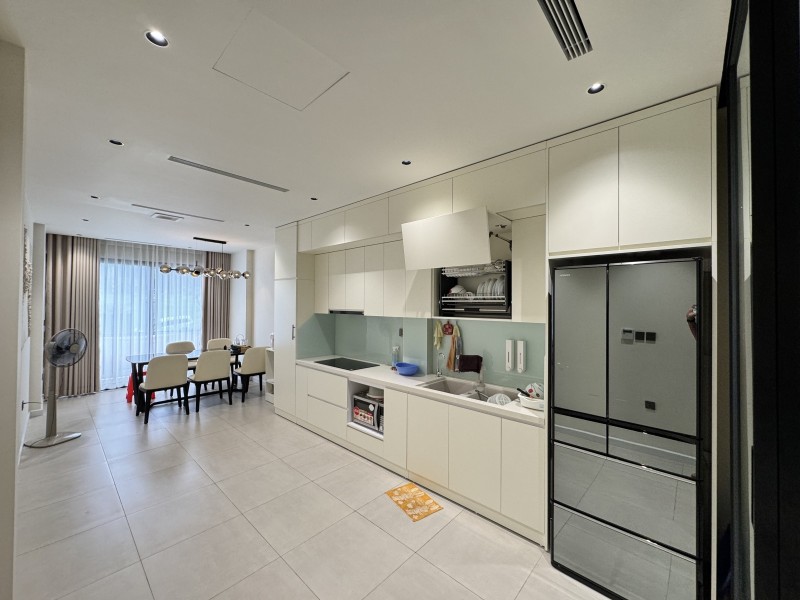 Bán nhà mặt phố Ngọc Thuỵ,Long Biên 6 tầng,95m kinh doanh nhỉnh 27 tỷ 15996504