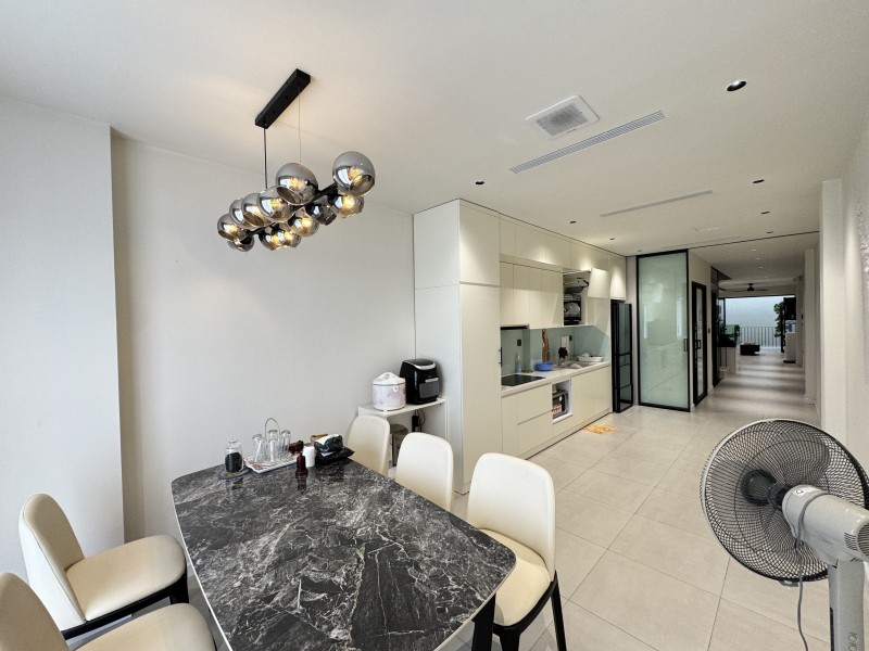 Bán nhà mặt phố Ngọc Thuỵ,Long Biên 6 tầng,95m kinh doanh nhỉnh 27 tỷ 15996504