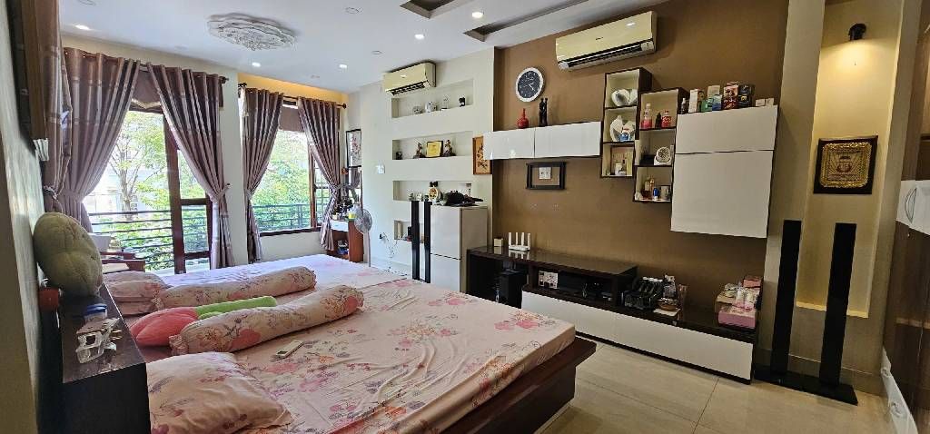 Bán nhà mặt tiền đối diện bến xe Quận 8, gần công viên 7x20, 4 tầng 0931172218 15996564