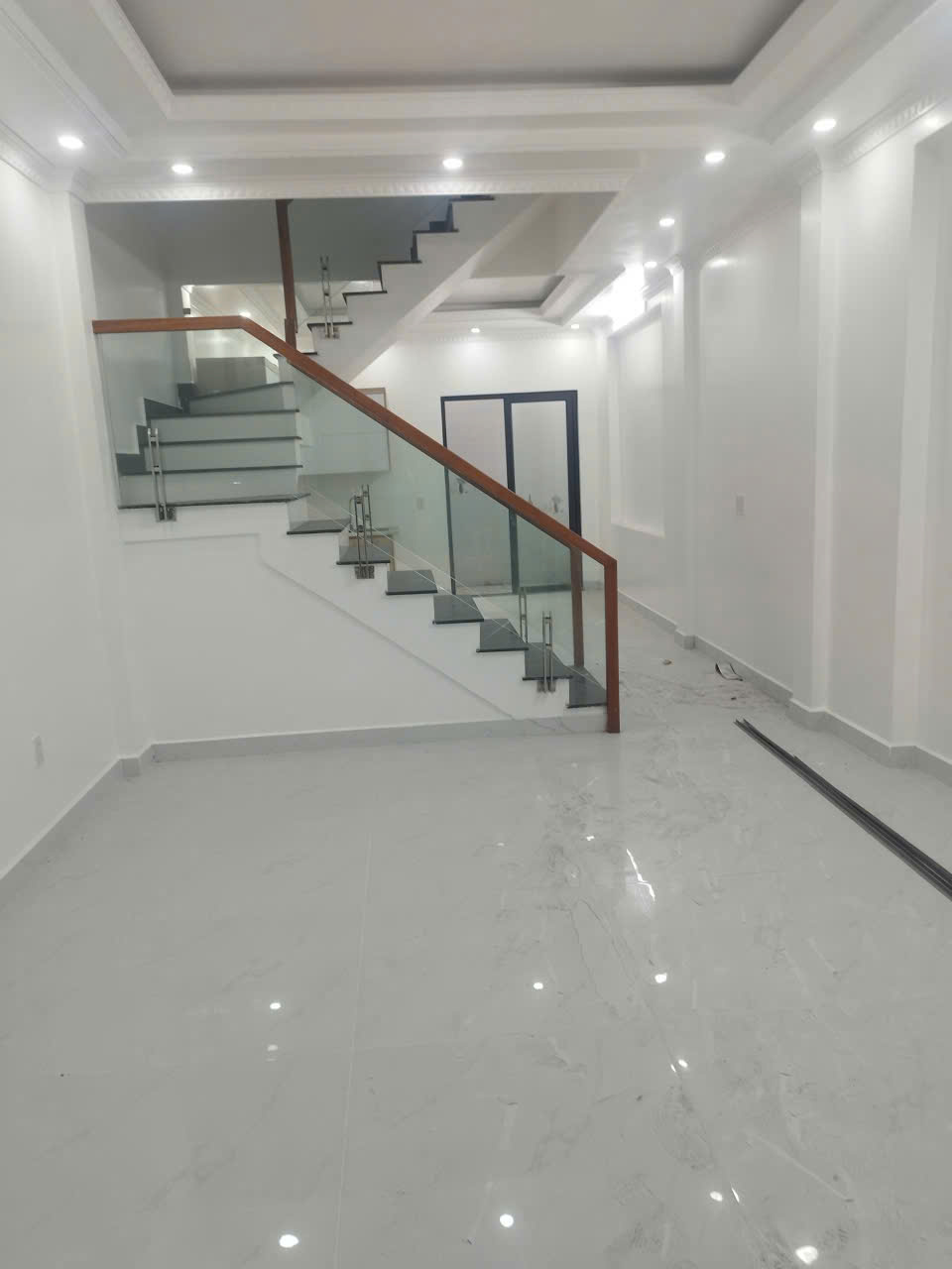 BÁN NHÀ 4 TẦNG NAM HẢI – HẢI AN – Ô TÔ ĐỖ CỬA – GIÁ 2,85 TỶ 15996574