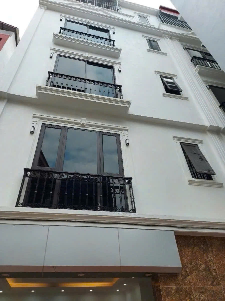 NHÀ MỚI KÍNH COONG - LÔ GÓC - PHÂN LÔ- Ô TÔ ĐỖ CỬA - THANG MÁY - HÀNG XÓM PARK CITY. 15996580