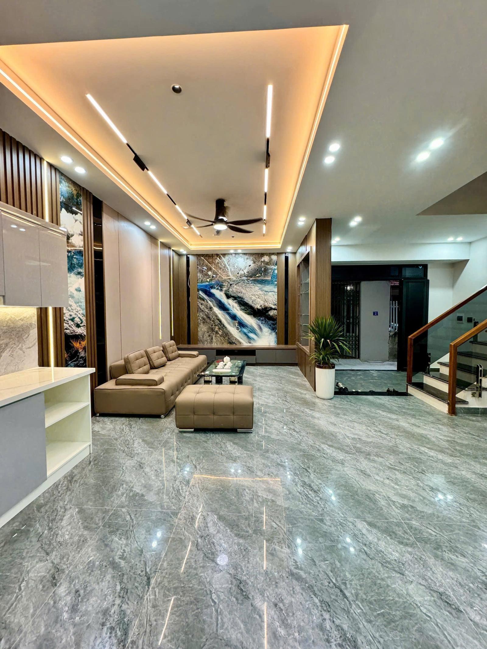 BÁN NHÀ 4 TẦNG KHU HỒ SEN – MT 7,5M – NHÀ MỚI – Ô TÔ SÁT NHÀ – GIÁ 5,45 TỶ 15996583