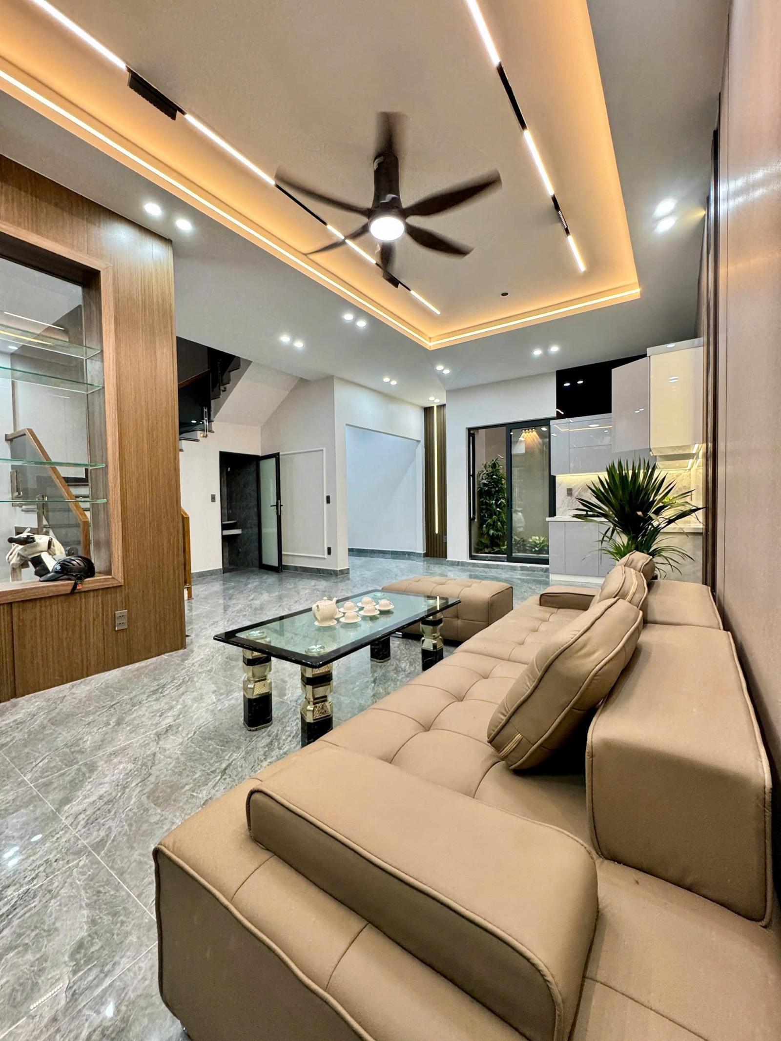 BÁN NHÀ 4 TẦNG KHU HỒ SEN – MT 7,5M – NHÀ MỚI – Ô TÔ SÁT NHÀ – GIÁ 5,45 TỶ 15996583