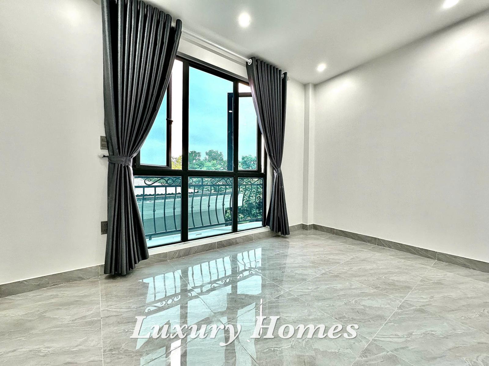 BÁN NHÀ 4 TẦNG KHU HỒ SEN – MT 7,5M – NHÀ MỚI – Ô TÔ SÁT NHÀ – GIÁ 5,45 TỶ 15996583