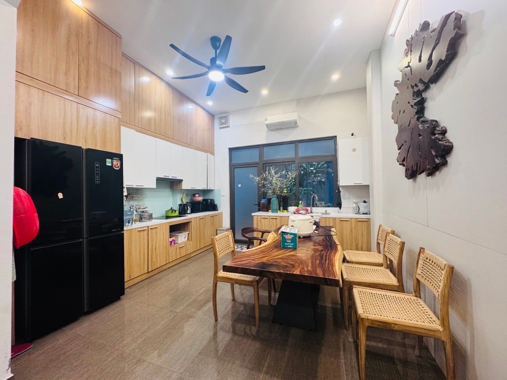 Bán nhà đẹp Ngô Gia Tự -Dân xây- oto cực gần - siêu tiện ích-- 70m 4 tầng- nhỉnh 11 tỷ(TL) 15996588