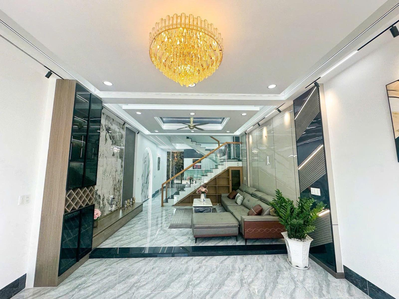 📣📣 Bán Nhà 1 trệt 2 lầu 82m2 Sổ riêng thổ cư đường ô tô chỉ 4,950 tỉ 15996598