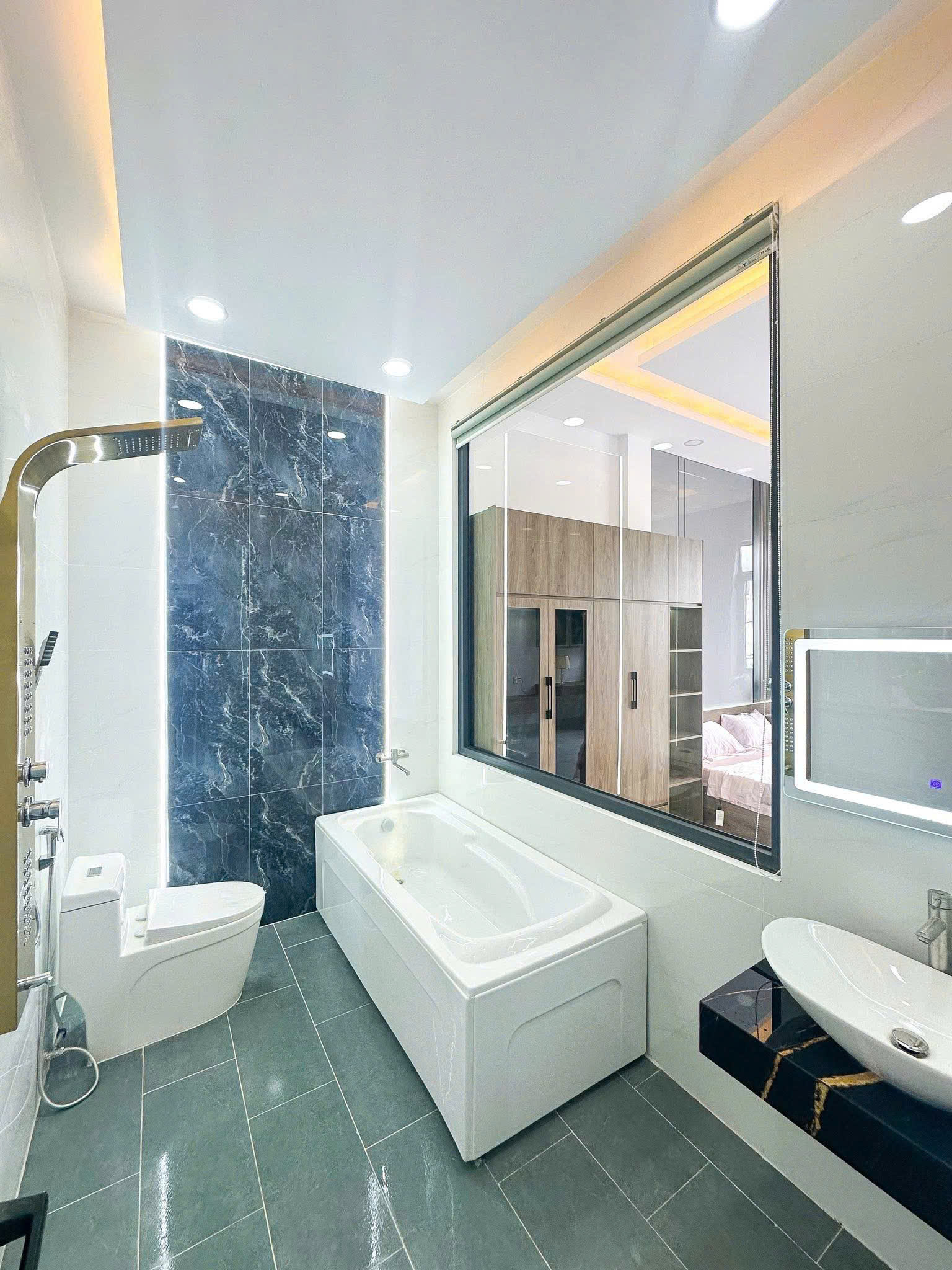 📣📣 Bán Nhà 1 trệt 2 lầu 82m2 Sổ riêng thổ cư đường ô tô chỉ 4,950 tỉ 15996598