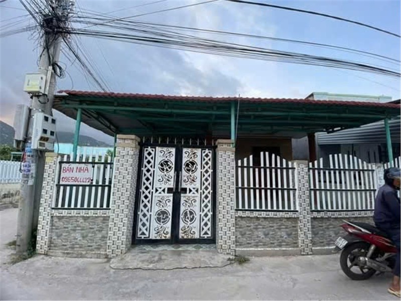 HOT HOT HOT – CẦN BÁN GẤP CĂN NHÀ ĐẸP TẠI Phước Minh – Huyện Thuận Nam – Tỉnh Ninh Thuận 15996637