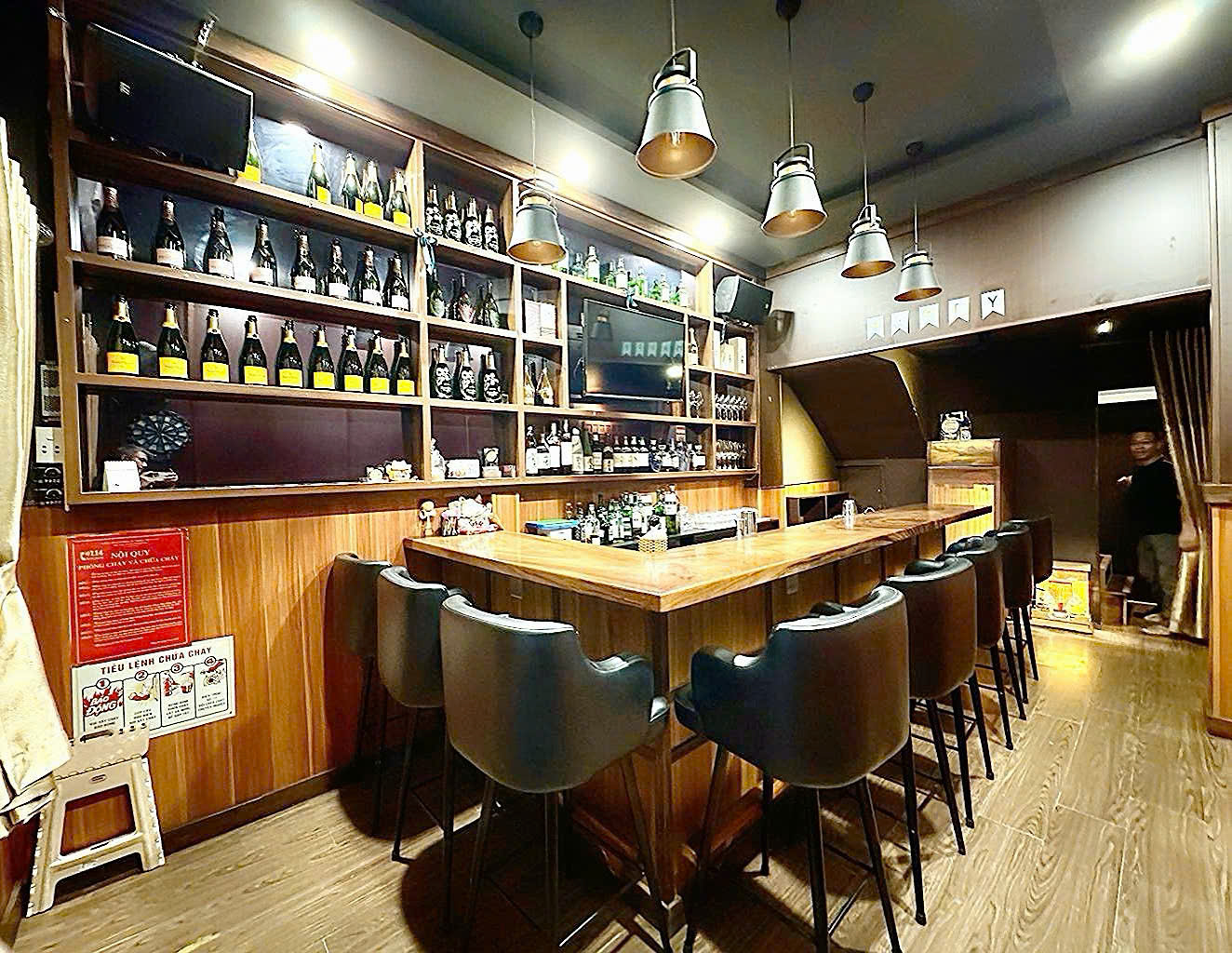 BÁN NHÀ 4 TẦNG HXH Đ.LÊ THÁNH TÔN, BẾN NGHÉ, QUẬN 1 - DT 42M2 - HDT 30TR/TH - KHU PHỐ NHẬT NỔI 15996659