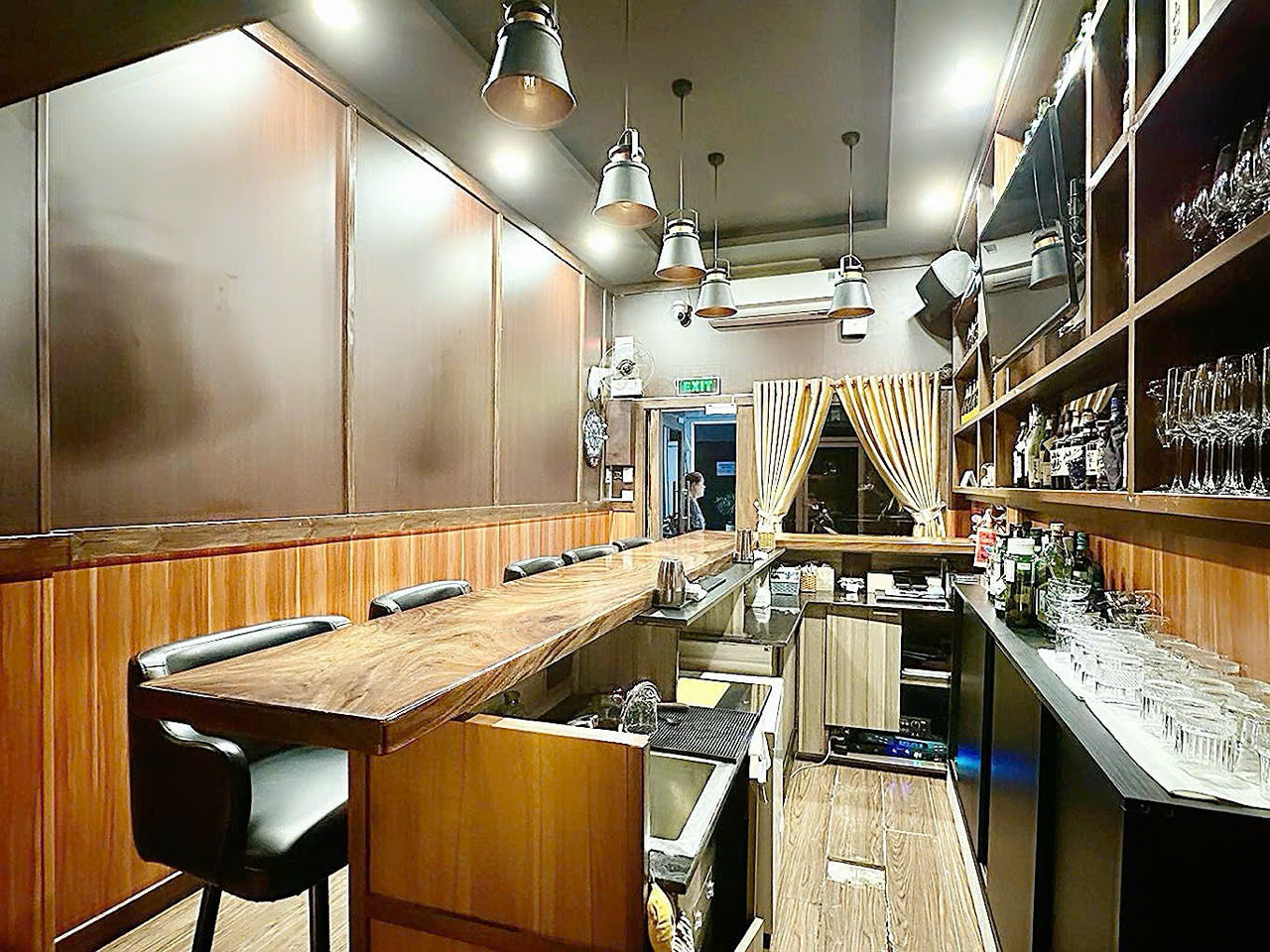 BÁN NHÀ 4 TẦNG HXH Đ.LÊ THÁNH TÔN, BẾN NGHÉ, QUẬN 1 - DT 42M2 - HDT 30TR/TH - KHU PHỐ NHẬT NỔI 15996659