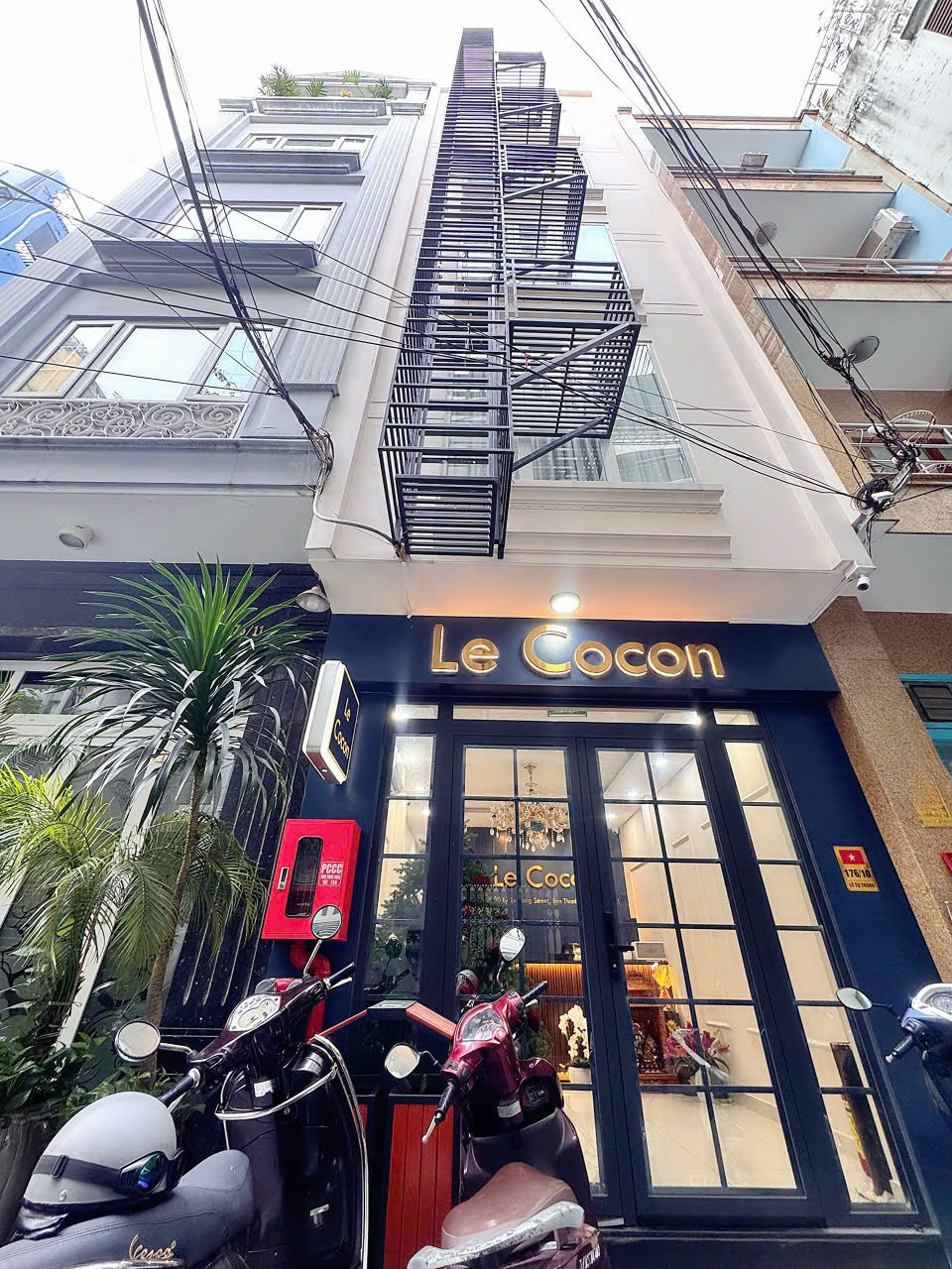 HIẾM BÁN KHÁCH SẠN Đ.LÝ TỰ TRỌNG, BẾN THÀNH, QUẬN 1 - DÒNG TIỀN SIÊU KHỦNG 200TR/TH - DT 3,8M*17M 15996684