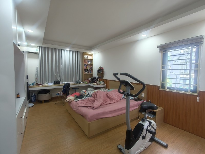 Bán nhà đường số 26, Phường Tăng Nhơn Phú A, Q9, Thủ Đức, TP HCM. DT 150m2, 3 tầng. Giá - 12.99 tỷ. 15996688