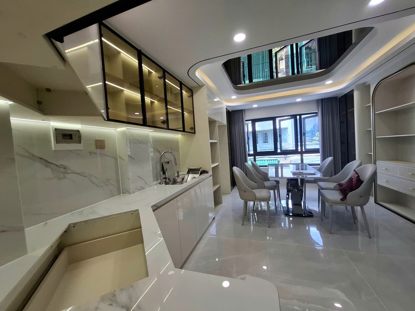 MẶT TIỀN HẺM XE TẢI HUỲNH THIỆN LỘC 52M2 5 TẦNG THANG MÁY CHỈ 10.6 TỶ
 15996707