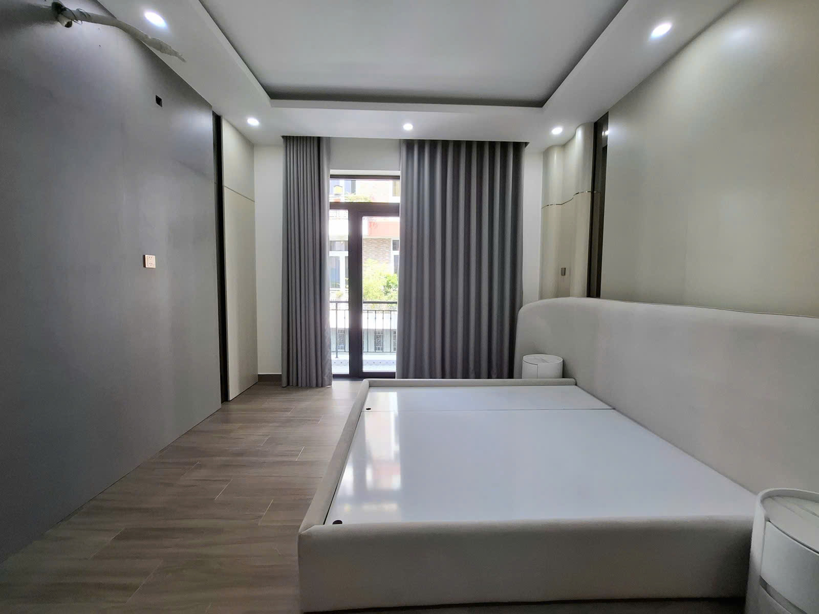 MẶT TIỀN HẺM XE TẢI HUỲNH THIỆN LỘC 52M2 5 TẦNG THANG MÁY CHỈ 10.6 TỶ
 15996707