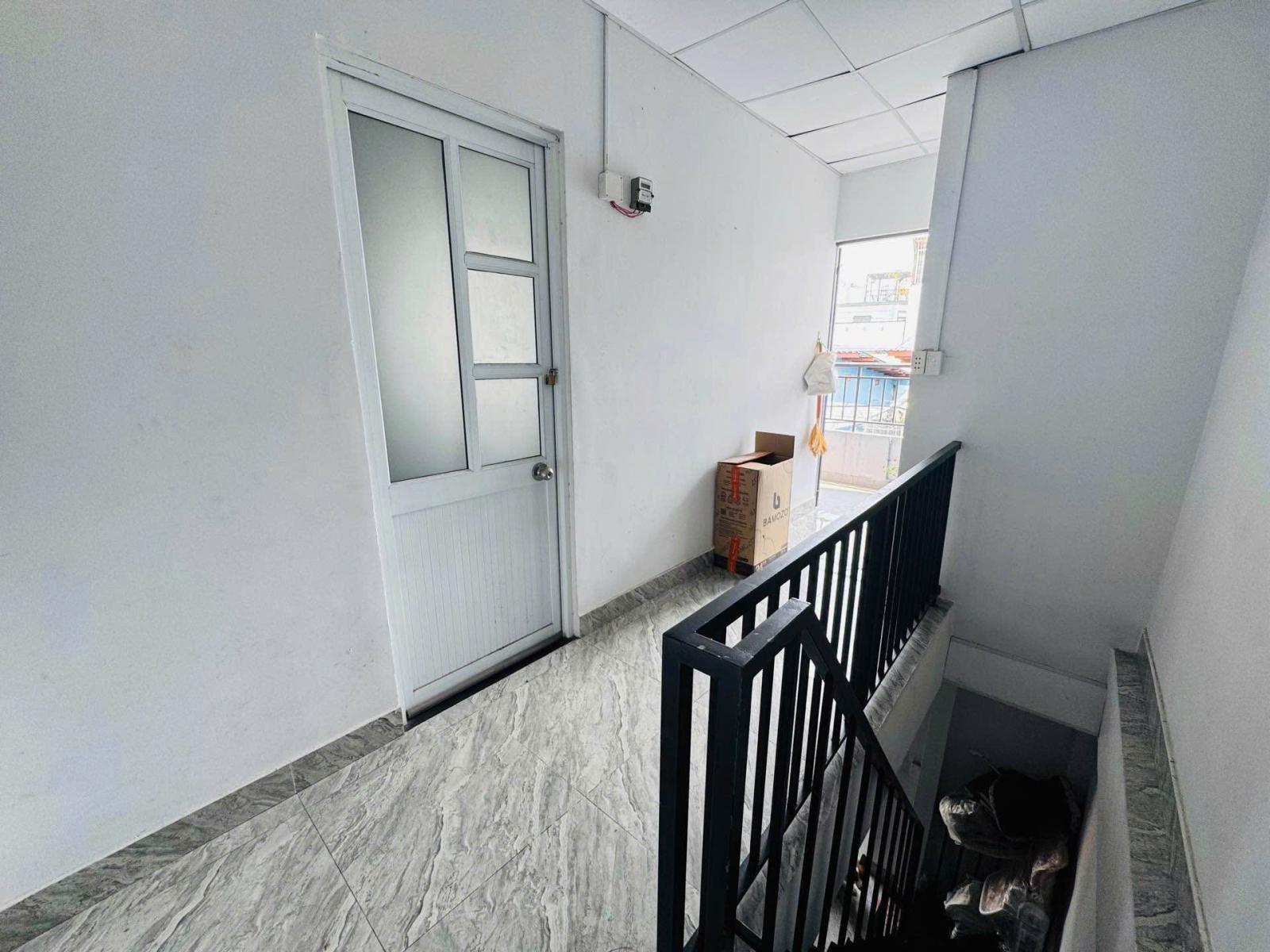 NGUYỄN CỬU VÂN - ĐỐI DIỆN ĐH KINH TẾ - QUA CẦU TỚI Q.1 - XE TẢI THÔNG - SỔ VUÔNG A4 - CHỈ 8x TỶ 15996724