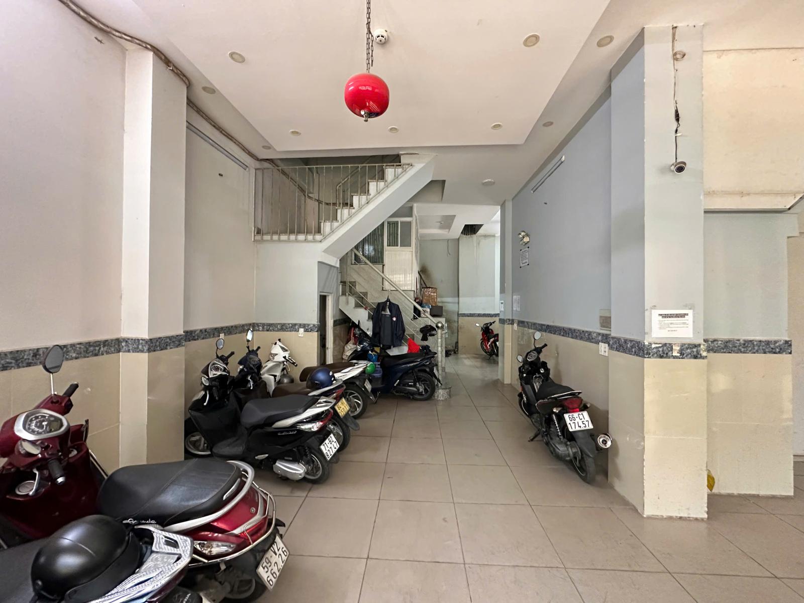 (Tin thật 100%) Bán CHDV hẻm 12m lô góc 166m2 x 41P Phan Huy Ích - DT 150tr/th - Rẻ hơn 20% - HH MG 15996742