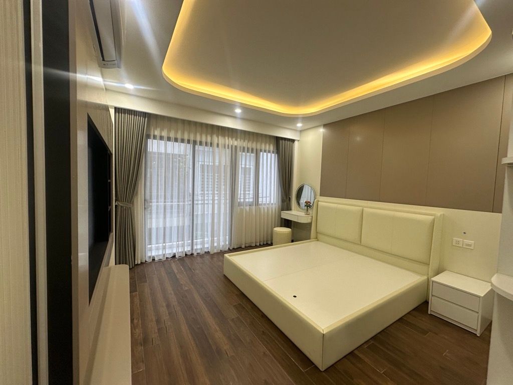 Bán nhà Ngọc Thuỵ 44m x 7T gara oto thang máy nhỉnh 15t còn tl 15996764