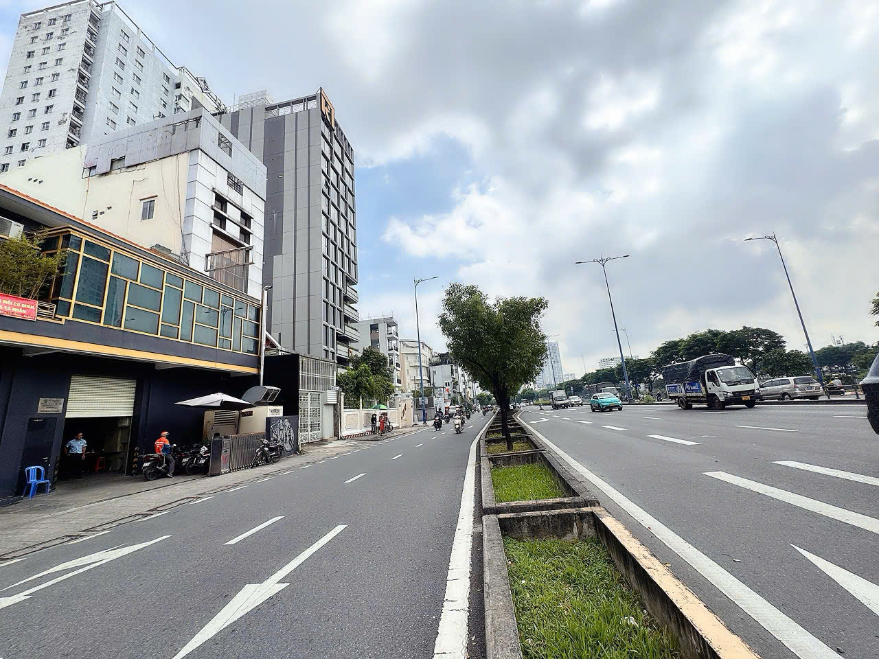 BÁN NHÀ MT 4M VIEW SÔNG Đ.VÕ VĂN KIỆT, P.CÔ GIANG, QUẬN 1 - 88M2 - NGAY GÓC TRẦN ĐÌNH XU * LH GIANG 15996793