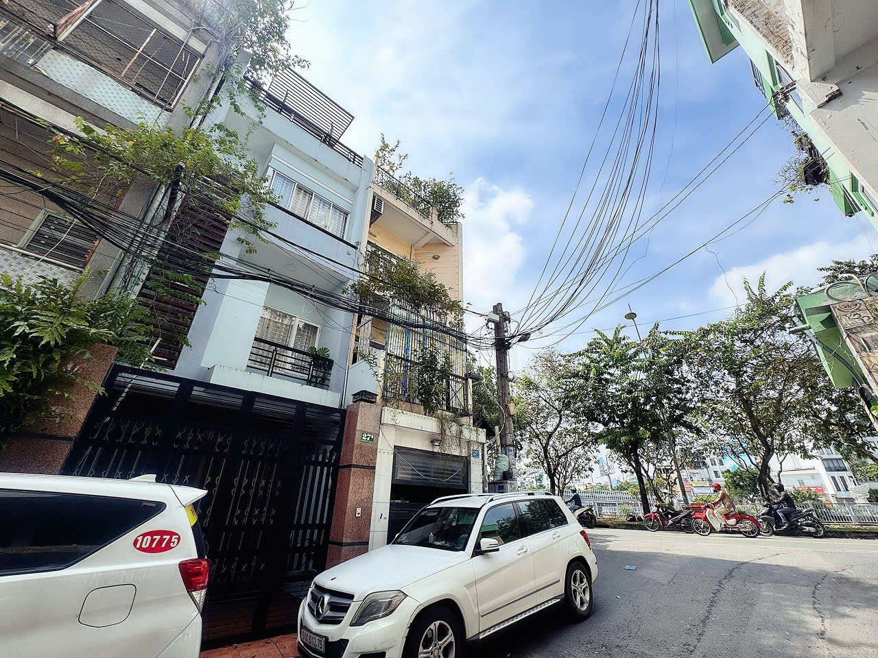 BÁN NHÀ MT Đ.NGUYỄN VĂN NGUYỄN, TÂN ĐỊNH, QUẬN 1 - NHÀ 5 TẦNG MMOIWS - XE HƠI NGỦ TRONG NHÀ - VIEW 15996829