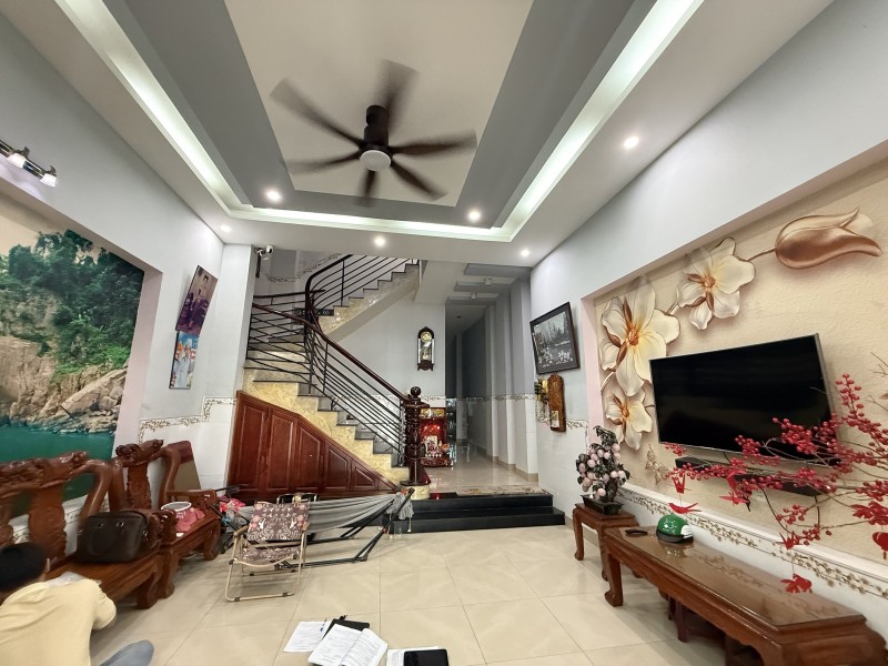 Bán nhà đường số 26, Phường Tăng Nhơn Phú A, Q9, Thủ Đức, TP HCM. DT 150m2, 3 tầng. Giá - 12.99 tỷ. 15996841