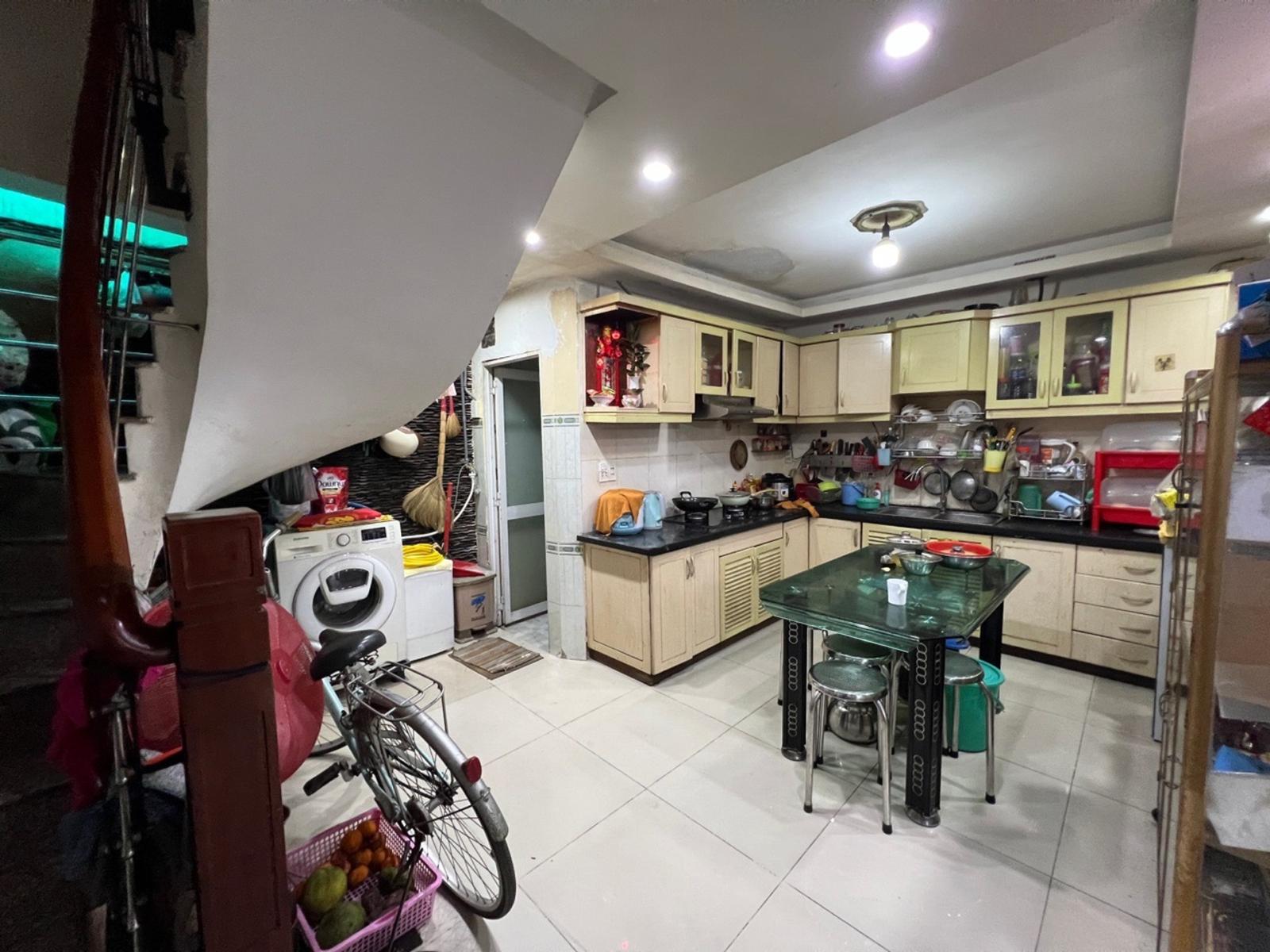 đường Tô Hiệu gần Hoà Bình, Luỹ Bán Bích, gần Đầm Sen, giáp Quận 11
 15996879