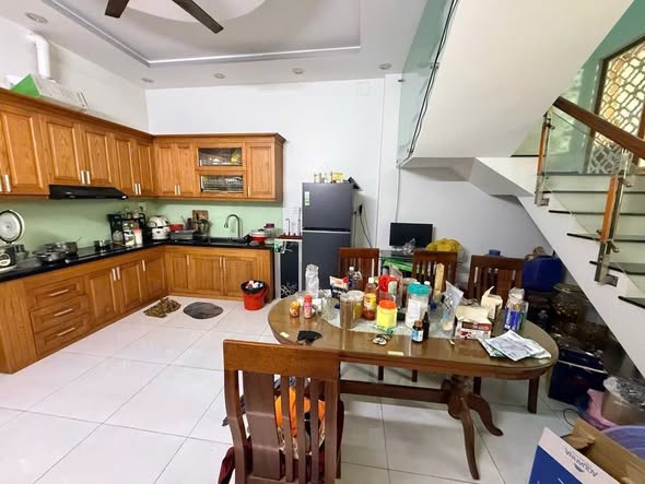 + BÁN NHÀ VƯỜN LÀI QUẬN 12
+ Dt : 4.6m x 37m 172m2
+ Kc : 2 tầng 4 Pn 3vs
+ Giá : 11.8 Tỷ 15996878