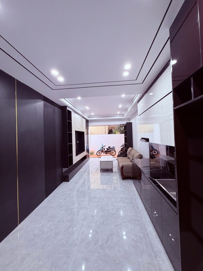 Bán nhà Chu Huy Mân,Phúc Đồng 6 tầng,45m oto đỗ gần nhỉnh 8 tỷ 15996887