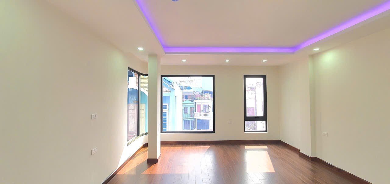 Bán Nhà Nguyễn Trãi. Thanh Xuân. Lô Góc. Ô Tô. Thang Máy. DT 70m2. MT 6m. Giá 29.2 Tỷ. 15996933