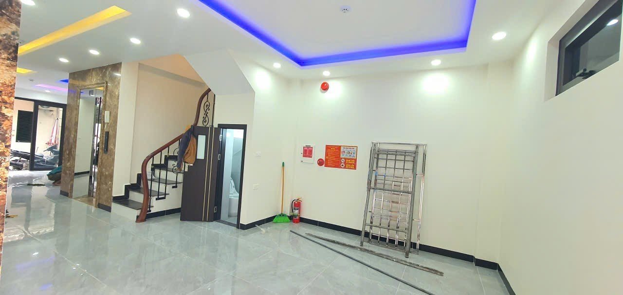 Bán Nhà Nguyễn Trãi. Thanh Xuân. Lô Góc. Ô Tô. Thang Máy. DT 70m2. MT 6m. Giá 29.2 Tỷ. 15996933