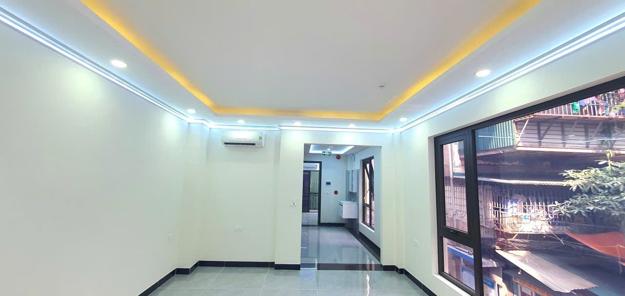 Bán Nhà Nguyễn Trãi. Thanh Xuân. Lô Góc. Ô Tô. Thang Máy. DT 70m2. MT 6m. Giá 29.2 Tỷ. 15996933