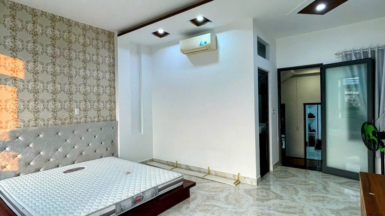 💥Bán nhà 4 tầng đường Hoà Phú 9 trục đường 7,5m thông Tô Hiệu 15997026