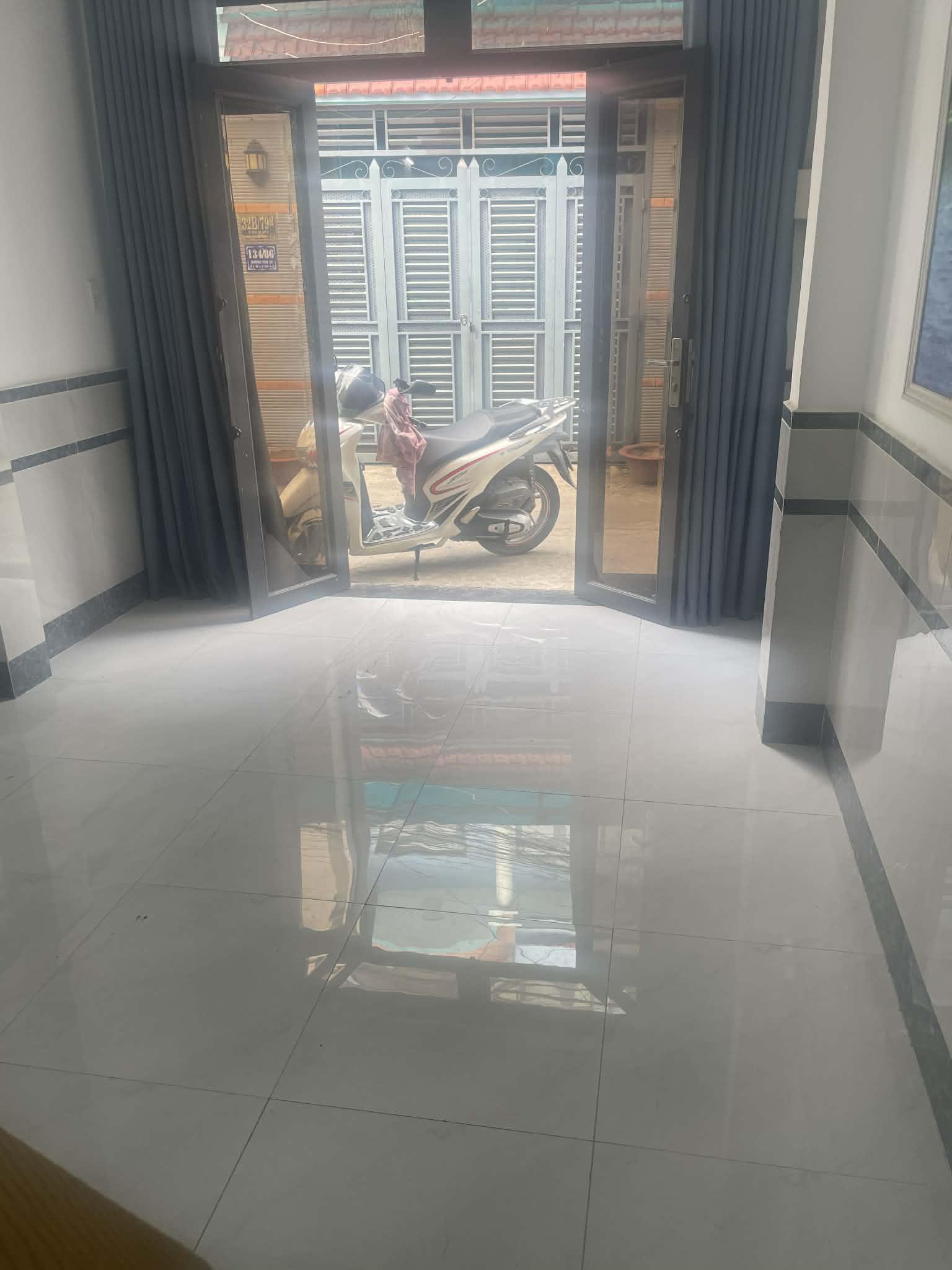 ĐỨA EM CHO THUÊ NHÀ 2 LẦU HUỲNH THỊ HAI – HXH TỚI CỬA – FULL NỘI THẤT – 2PN 2WC – Ở NGAY 15997064